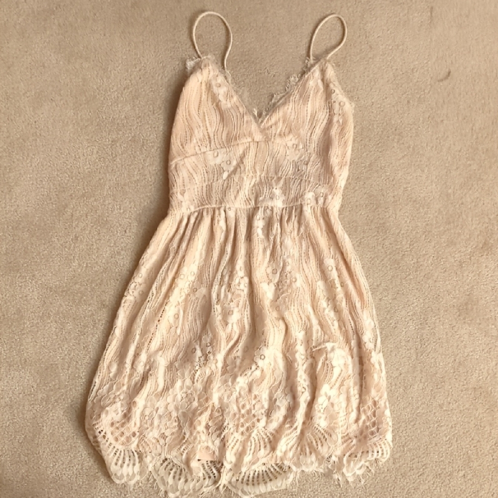 Chic Peach Lace Dress